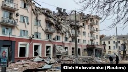 Uništena zgrada hotela "Ukrajina" u Černihivu tokom invazije Rusije na Ukrajinu, 12. mart 2022. 