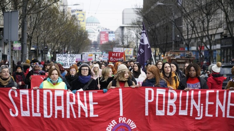 'Ženski marš' u Beogradu solidarno sa ženama u Ukrajini 