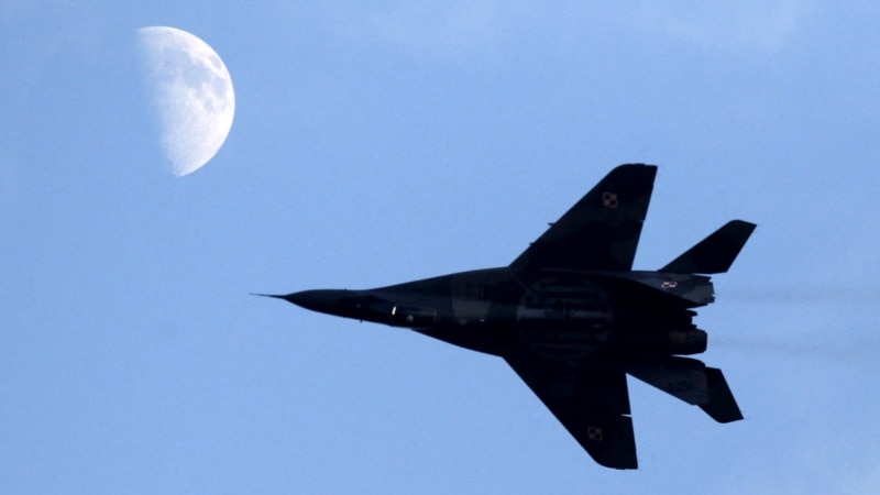 Polonia synon të këmbejë avionët sovjetikë me dronët ukrainas