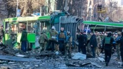 Prizor kijevskog kvarta Kurenivka nakon pada ostatka ruske rakete, 14. mart