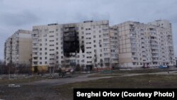 Оштетени станбени згради од гранатирањето на Мариупол