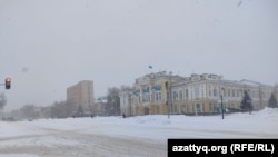 Батыс Қазақстан облысы әкімдігі ғимараты. Орал қаласы, 2022 жылғы наурыз.