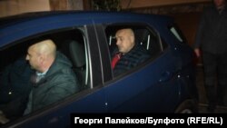 Бойко Борисов беше отведен от дома си в полицейски автомобил. Снимка Георги Палейков, Булфото