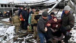 Ukrainasit ikin nga sulmet ruse pas hapjes së korridorit humanitar