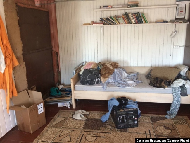 The apartment of RFE/RL North.Realities editor and journalist Svetlana Prokopyeva was searched. 