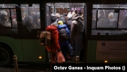 Cea mai mare parte dintre refugiații din Ucraina sunt transportați la locurile de cazare amenajate de autoritățile locale cu ajutorul STB.