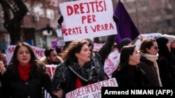 Pamje nga njëra prej protestave të mbajtura në Prishtinë kundër dhunës ndaj grave. Fotografi ilustruese nga arkivi.