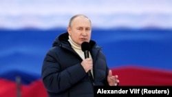 Preşedintele rus Vladimir Putin a participat vineri la un spectacol grandios pe stadionul Lujniki din Moscova, iar în discursul său le-a spus zecilor de mii de spectatori că toate obiectivele Kremlinului vor fi atinse în Ucraina. 