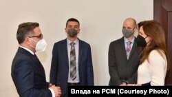 Министерот за финансии Фатмир Бесими и американската амбасадорка во земјава Кејт Мери Брнз