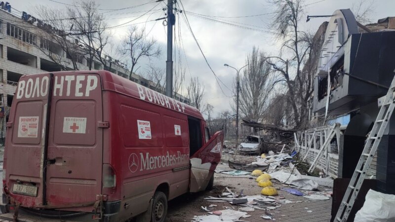 Soldații ruși, acuzați de jefuirea camioanelor umanitare ucrainene