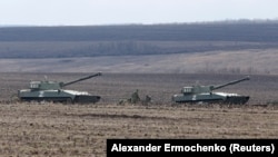Tanket ruse me simboli Z në rajonin Donjeck. 6 mars 2022.