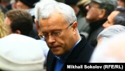 Aleksandr Lebedev attends the unveiling of a memorial plaque at the headquarters of "Novaya gazeta" on the seventh anniversary of Anna Politkovskaya's death in Moscow on October 7.