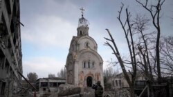 Mariupol este unul dintre cele mai afectate orașe de bombardamentele Rusiei. Autoritățile locale vorbesc despre peste 1.000 de civili omorâți în atacurile armatei Rusiei. Imagine din 10 martie.