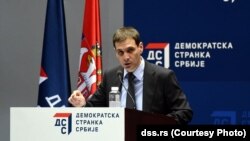 Miloš Jovanović, predsednik Demokratske stranke Srbije, iz koalicije Nacionalno demokratska alternativa (NADA), izjavio je za Radio Slobodna Evropa (RSE) da će "isključivo sesti za sto sa kolegama iz opozicije" nakon proglašenja konačnih izbornih rezultata. 