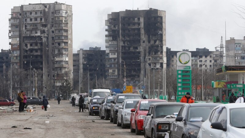 «Вы поедете либо в Донецк, либо в Крым»: как Россия бомбит, а затем «спасает» Мариуполь