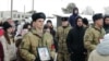 Украинадагы сугышта һәлак булган Русия гаскәрен җирлиләр 