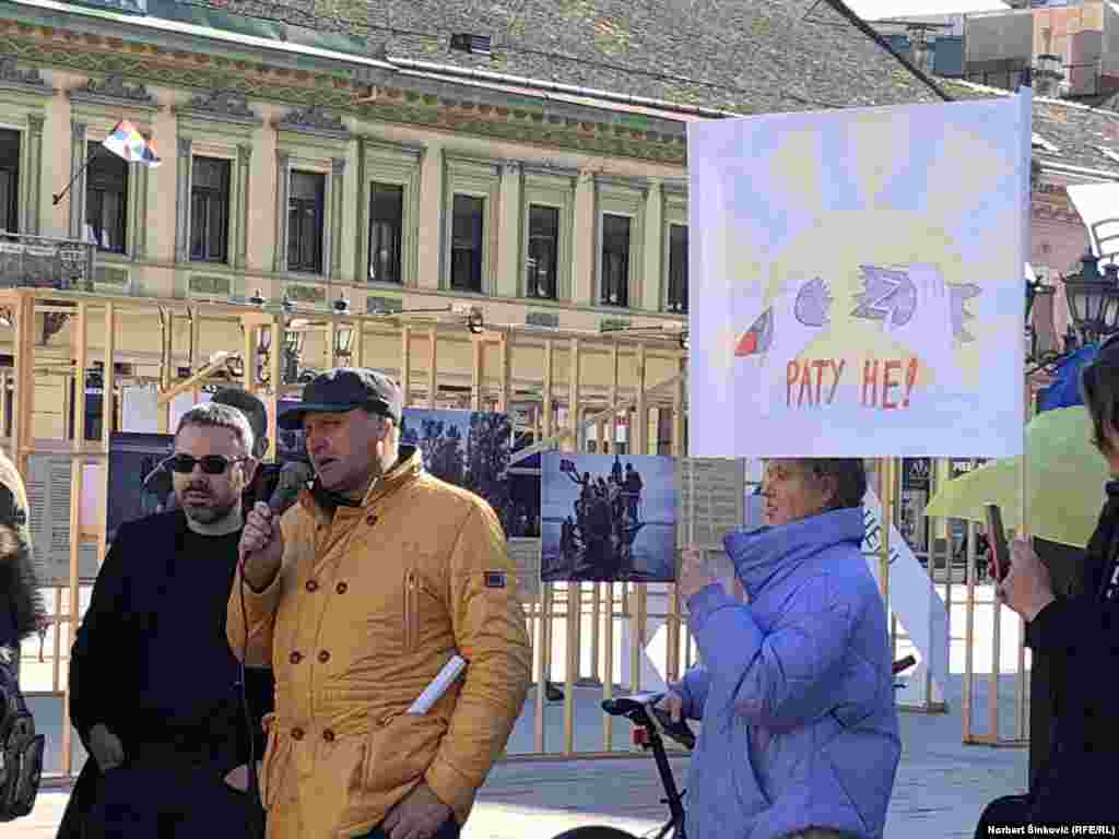 &bdquo;Mi smo jedna zajednica, ovo mora da stane sad&ldquo;, poručio je Stanjislav iz Sibira koji nekoliko godina živi u Srbiji &nbsp;