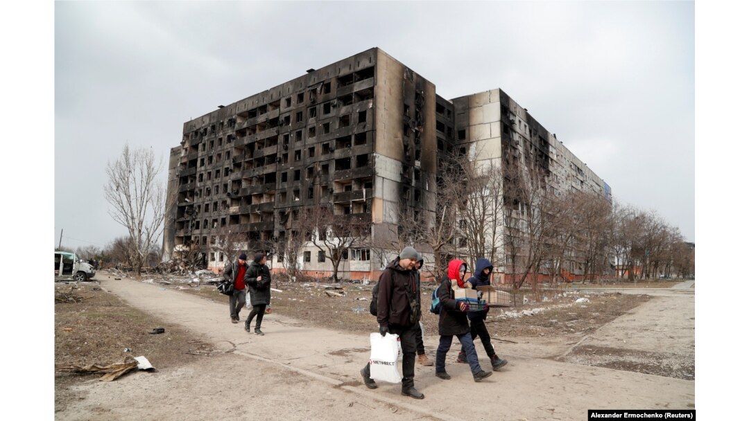 Survivor Recalls Attack on Mariupol Theater Packed With Civilians in Ukraine