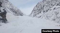 Дорога Бишкек-Нарын-Торугарт через перевал Долон. 17 марта 2022 года. 