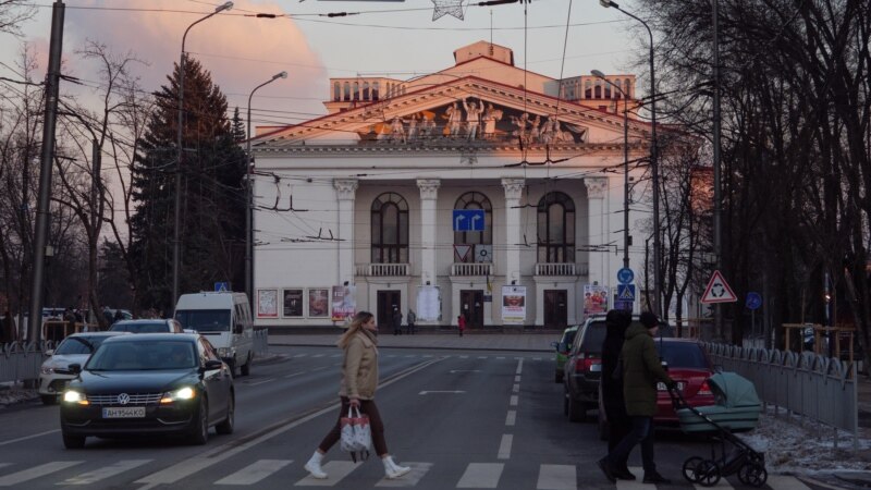 Rusija demantuje da je bombardovala zgradu pozorišta u Mariupolju