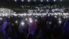 Concertul pentru susținerea Ucrainei a strâns pe Arena Națională din Capitală zeci de mii de persoane. La intrare nu s-a cerut un test Covid sau certificat verde. Imagine de la concertul „We Are One", București.
