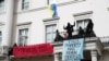 Захоплены анархістамі асабняк Алега Дзерыпаскі ў Лёндане, 14 сакавіка 2022