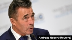 Former NATO Secretary-General Anders Fogh Rasmussen: "Russia is an international pariah ruled by a political gangster." (file photo)