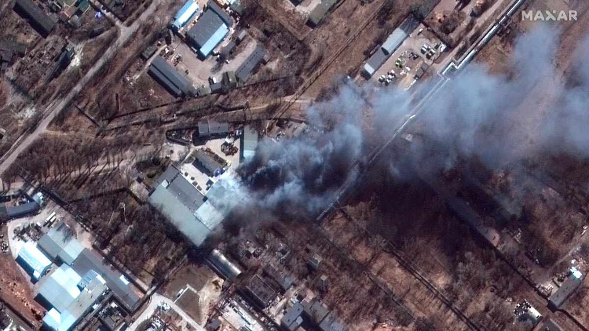 Satellite Photos Show Massive Russian Column Near Kyiv Spreading Out ...