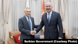 Ministar u Vladi Srbije Nenad Popović (desno) na sastanku s ambasadorom Rusije u Srbiji Aleksandrom Bocan-Harčenkom, mart 2022.