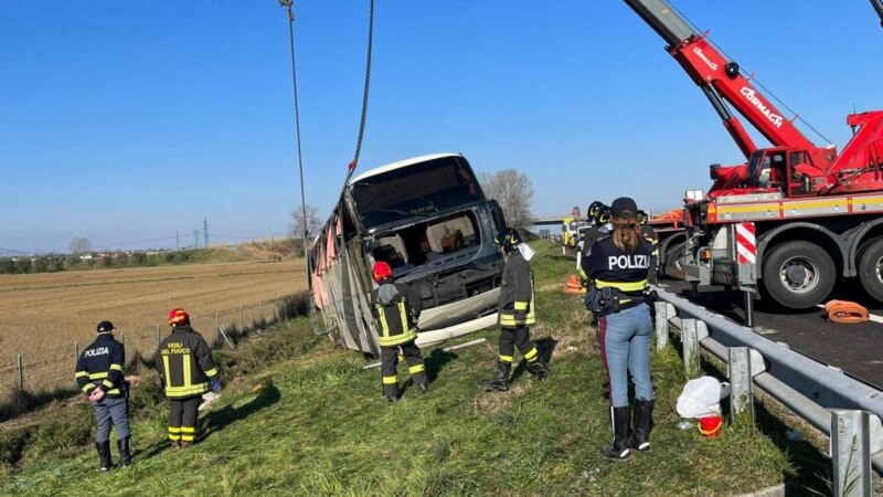 U nesreći autobusa sa Ukrajincima u Italiji jedna osoba poginula