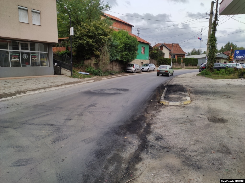 Aksioni i Policisë dhe Doganës së Kosovës u zhvillua edhe në Zveçan. Edhe në këtë komunë, qytetarët protestuan kundër këtij aksioni. (Zveçan, 14 tetor 2021)