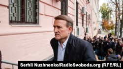 Активи Медведчука і його дружини Оксани Марченко в Україні заарештовані