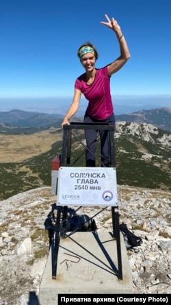 Шведската амбасадорка Кристин Форсгрен Бенгтсон на врвот Солунска Глава