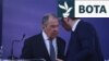 Ministri i Jashtëm i Rusisë, Sergej Lavrov, me presidentin e Serbisë, Aleksandar Vuçiq, në Beograd, në tetorin e vitit 2021.