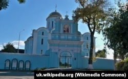 Мури і брама Успенського собору у Володимирі-Волинському. Сучасний вигляд