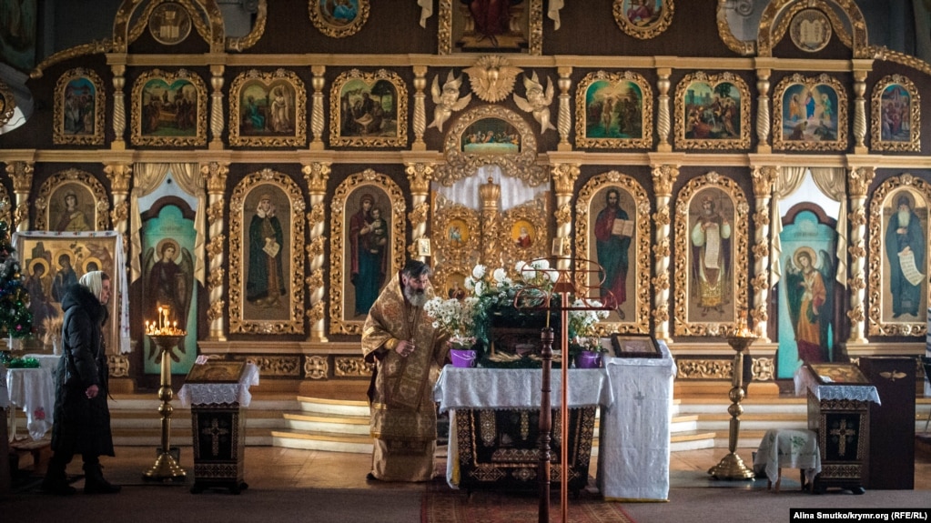 Праздничное богослужение в Кафедральном соборе святых равноапостольных князя Владимира и Ольги в Симферополе (архивное фото)