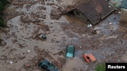 Pogled iz drona na poplavljeno područje u Donjoj Jablanici, BiH, 6. 10. 2024.