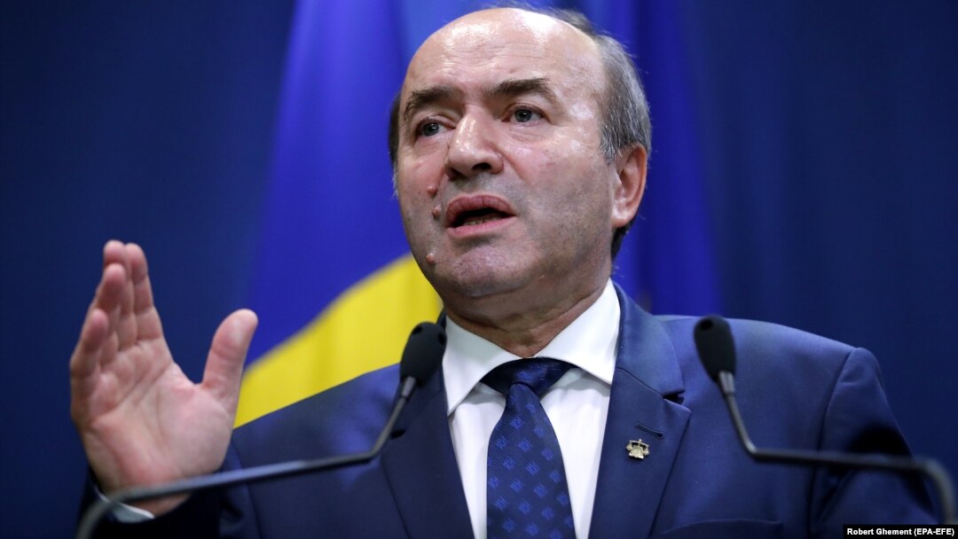 Tudorel Toader este contestat în stradă de protestatari, de magistrați și de opoziție