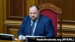 Руслан Стефанчук заявив, що зацікавлений в тому, аби вибори керівника НауКМА, які відбувалися вже кілька разів, завершилися обранням президента вишу