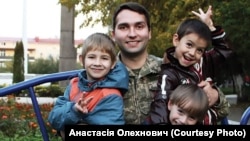 Ветеран АТО Володимир Сироватко з синами Артемом, Максимом і Миколою