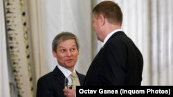 Dacian Cioloș a fost desemnat premier de președintele Klaus Iohannis, însă șansele ca guvernul propus de el să fie votat de Parlament sunt mici. 