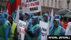 Протестиращи пътни строители в София, 11 октомври 2021