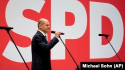 Лідер Соціал-демократичної партії Німеччини Олаф Шольц має замінити Анґелу Меркель на посаді федерального канцлера Німеччини