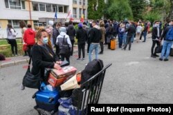 La Universitatea Transilvania din Brașov, studenții vaccinați au primit locuri gratuite în cămine. Urmează burse pentru cei care nu se vaccinaseră până la începerea anului universitar, dar sunt dispuși să o facă. (Imagine generică - cazare studenți)