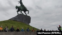 Акция у памятника Салавату Юлаеву. 11 октября 2021 года
