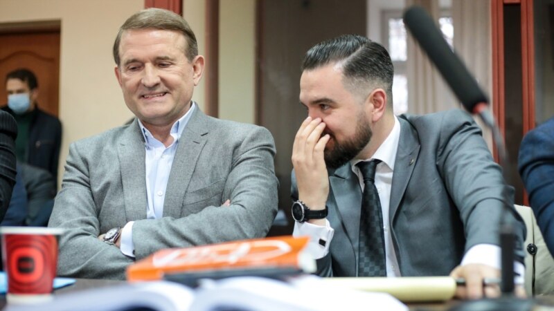Kremlin-Allied Ukrainian Lawmaker Medvedchuk To Remain Under House Arrest