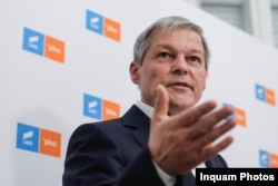 Dacian Cioloș deține trei imobile