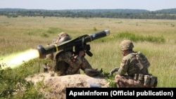 Руководитель ГУР МО Украины Кирилл Буданов сообщил, что американские ПТРК Javelin уже стреляли на Донбассе