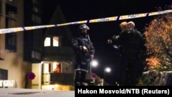 Поліція на місці нападу у Конґсберґу в Норвегії