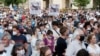 În iunia 2021, manifestanți din Budapesta protestau față de deschiderea campusului Universității chineze Fudan în capitala Ungariei.